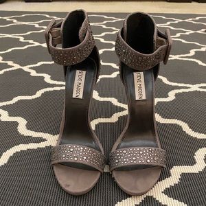***SOLD*** STEVE MADDEN formal stilettos